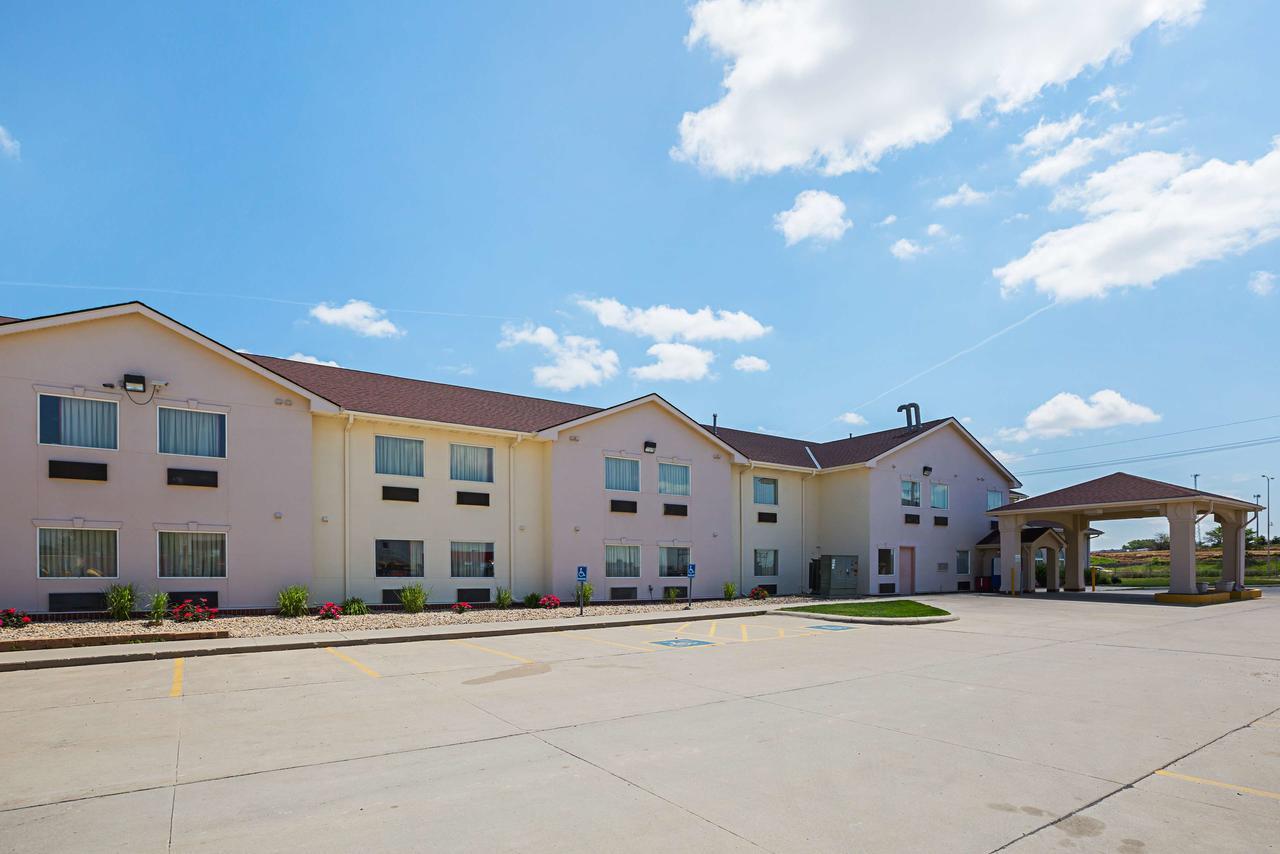 Motel 6 Omaha - Iat West 外观 照片