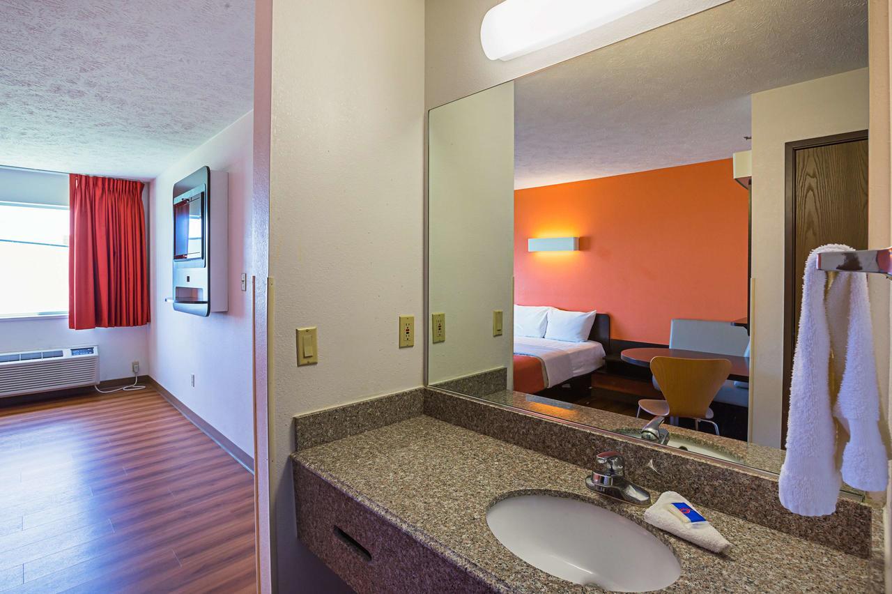 Motel 6 Omaha - Iat West 外观 照片